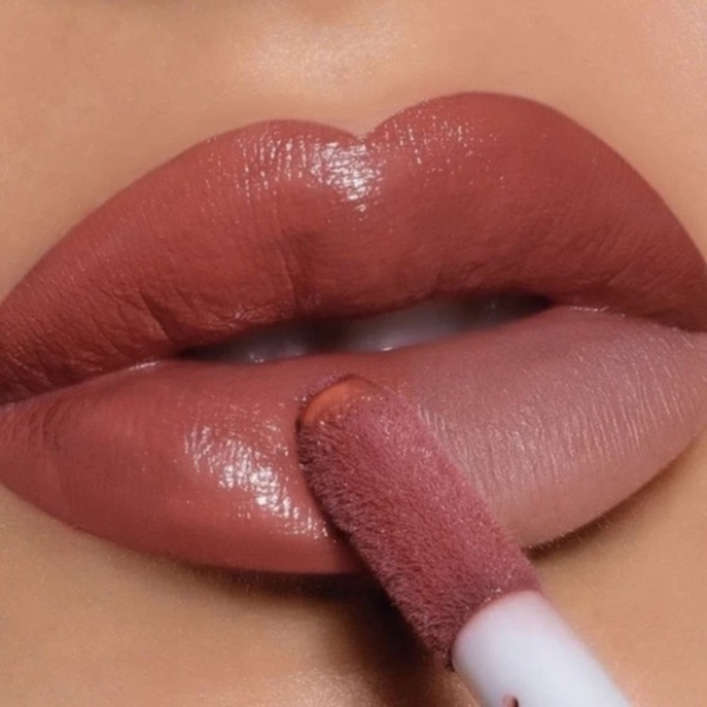 KAB Lip Liner + Lip Gloss in Charming NWT